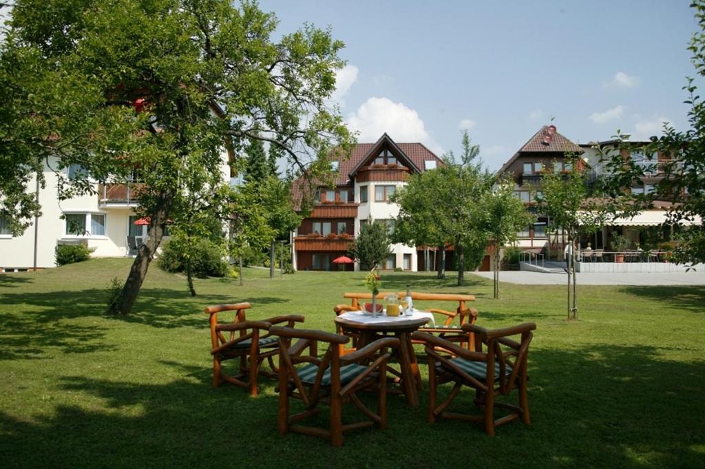 Landgasthof Loewen Neubulach Dış mekan fotoğraf