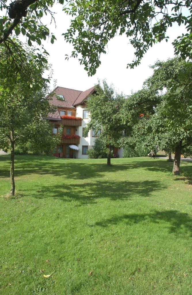 Landgasthof Loewen Neubulach Dış mekan fotoğraf
